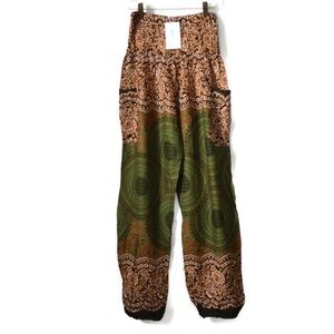 Boho Pants NWT  Bohemian Pants Lightweight and Comfortable  Size Medium